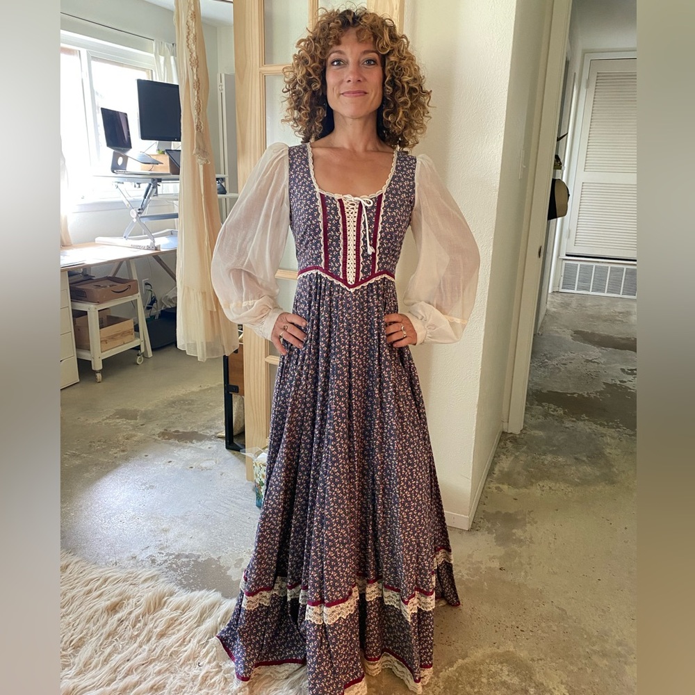 Blue and white gunne sax dress, no label. Vintage 70’s